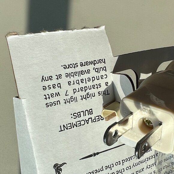 The Porcelain Garden Night Light Lithophane Wolf Wolves Curved USA NEW - Picture 7 of 9